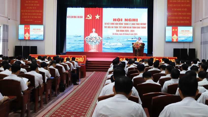 Quang cảnh hội nghị về Quản lý, khai thác vũ khí trang bị kỹ thuật. 