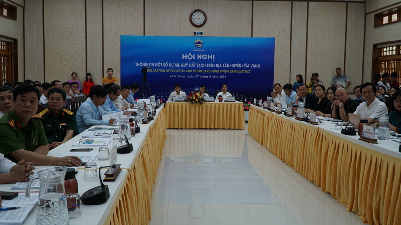 Quang cảnh Hội nghị thông tin về quỹ đất sạch trên địa bàn huyện Hòa Vang.