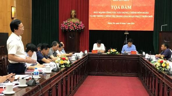 Quang cảnh tọa đàm.