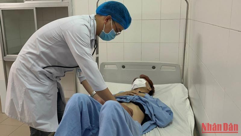 Bệnh nhân B.X.B sau can thiệp đã tỉnh táo và tiếp tục được theo dõi điều trị tại Bệnh viện Đa khoa Trung ương Cần Thơ.