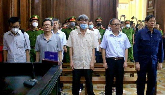 Các bị cáo tại phiên tòa. (Ảnh: HOÀNG YẾN)