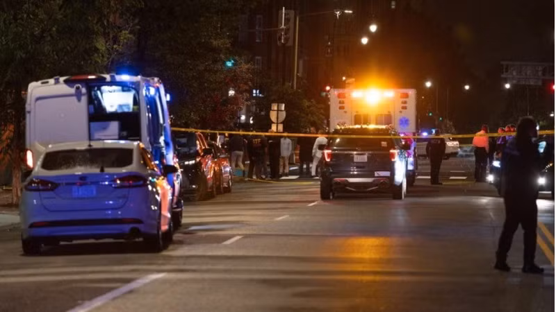 Hiện trường một vụ xả súng ở Mỹ. (Ảnh: THX/TTXVN)