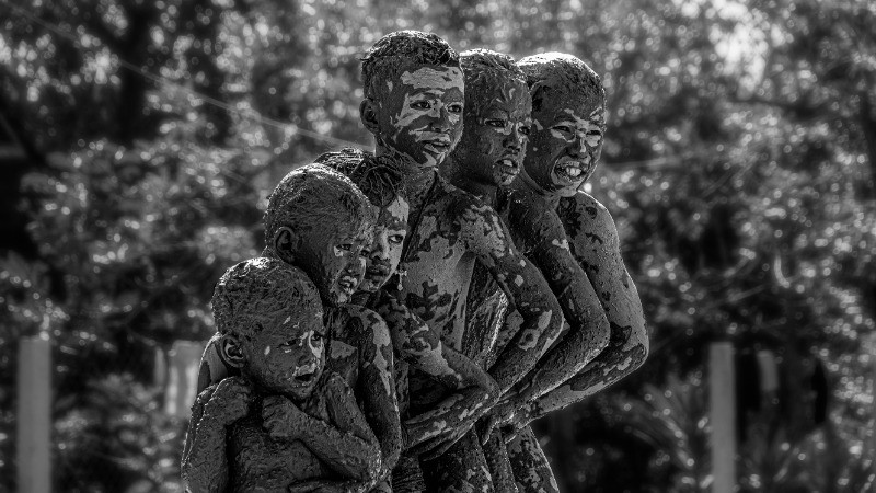 Ma bùn tượng trưng cho người đã khuất.