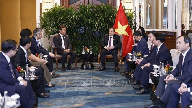 Chủ tịch Quốc hội Trần Thanh Mẫn tiếp ông Lee Chong Min, Chủ tịch Qũy đầu tư CMIA Capital Partners. (Ảnh: TTXVN) 