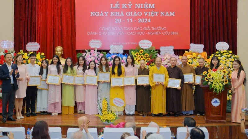 Trao tặng 15 giải thưởng cho các đề tài luận văn, đề tài khóa luận chuyên ngành Hán Nôm.