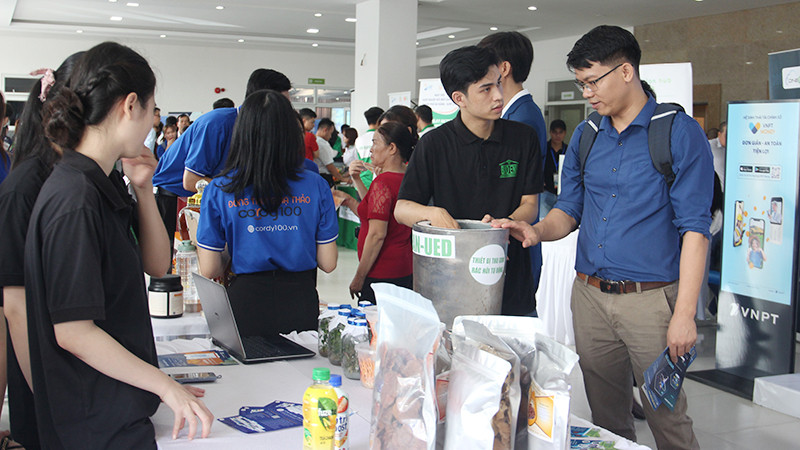 SURF 2022 đã có hơn 3.000 lượt khách tham quan, kết nối.