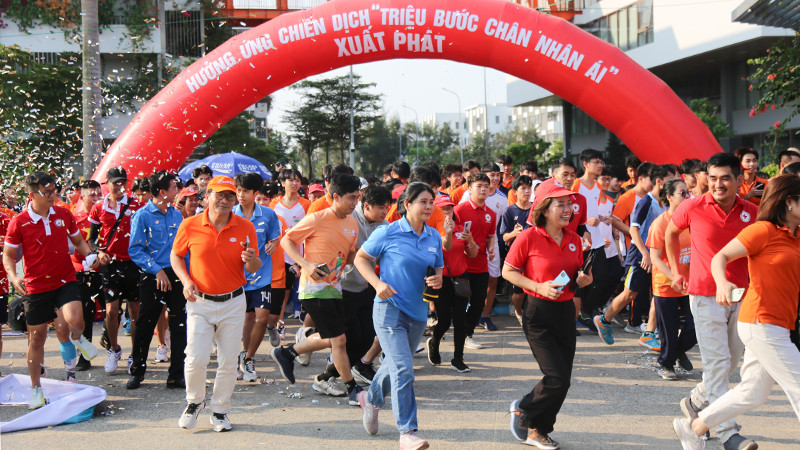 Mọi người tham gia chạy hưởng ứng Chiến dịch.