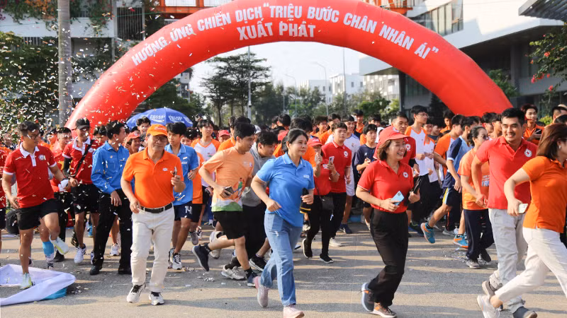 Mọi người tham gia chạy hưởng ứng Chiến dịch.