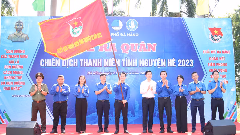 Khởi động Chiến dịch thanh niên tình nguyện hè.