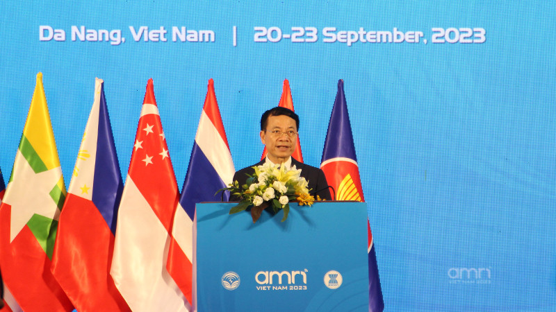 Bộ trưởng Thông tin và Truyền thông Nguyễn Mạnh Hùng phát biểu tại Hội nghị.