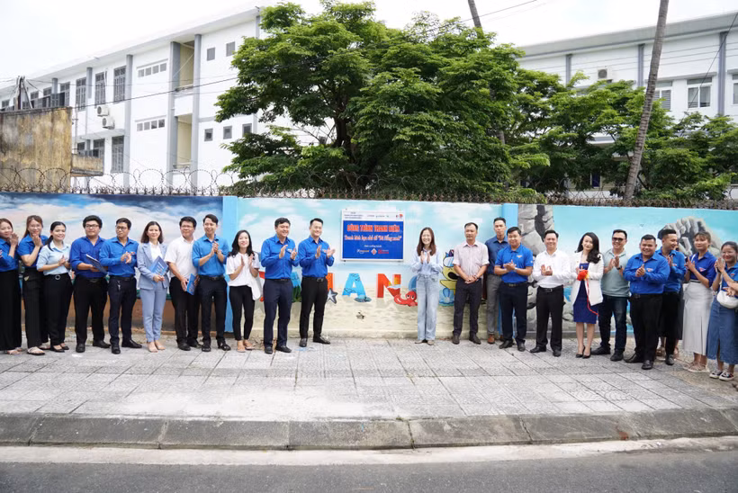 Khánh thành vẽ tranh tường “Đà Nẵng xanh”.
