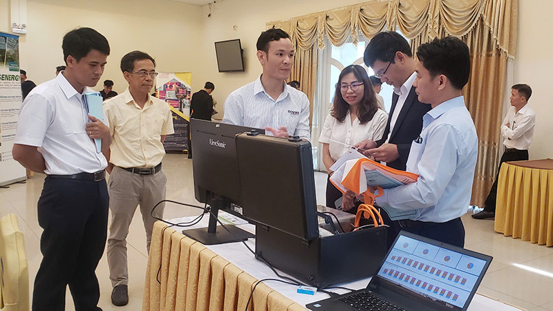 Các giải pháp hỗ trợ doanh nghiệp giảm phát thải khí nhà kính được giới thiệu tại hội thảo.