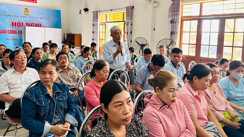 Người lao động tham gia buổi hòa giải lần thứ nhất