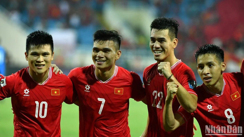 Đội tuyển Việt Nam có sự cải thiện trên bảng xếp hạng FIFA. (Ảnh: TRẦN HẢI)