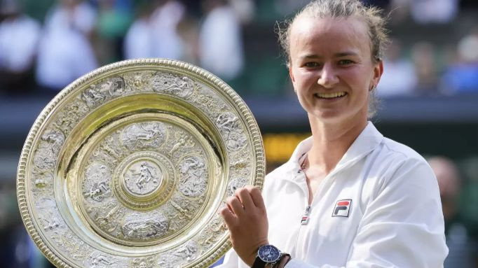Krejcikova xuất sắc lên ngôi vô địch Wimbledon 2024. (Ảnh: Getty)