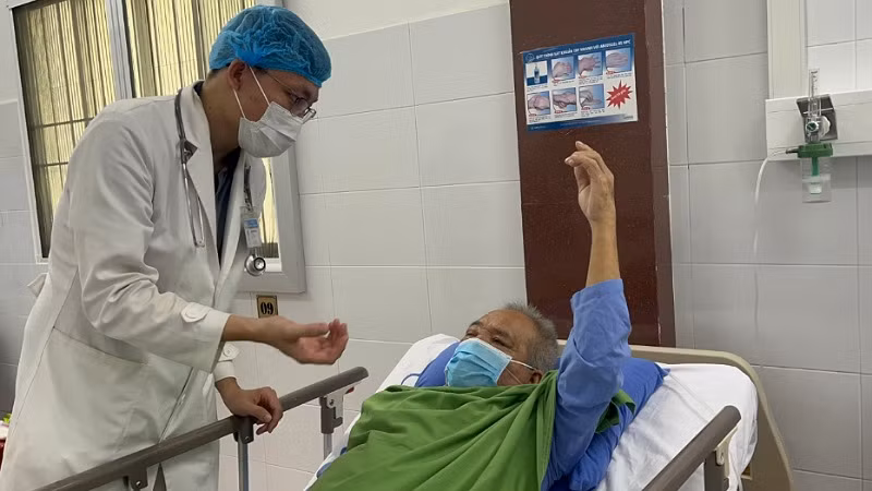 Bệnh nhân L.V.L. hiện đã tỉnh, sinh tồn ổn định sau can thiệp tim mạch và đột quỵ. 