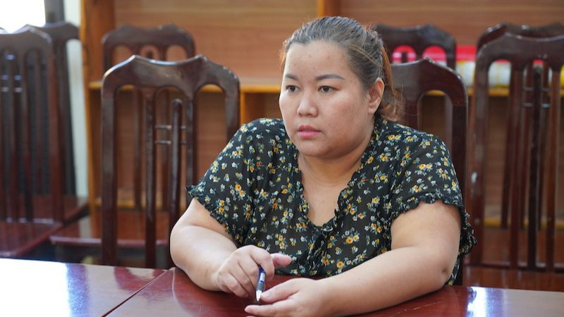 Đối tượng Nguyễn Thị Huyền tại cơ quan công an.