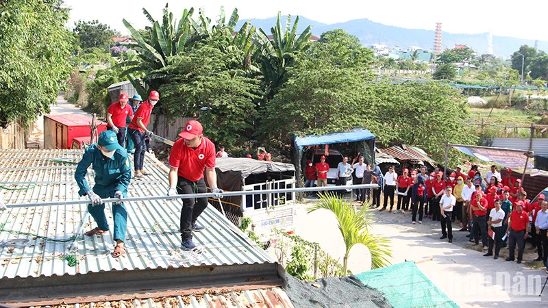 Diễn tập phòng chống thiên tai tại Đà Nẵng. (Ảnh: THANH TÂM)