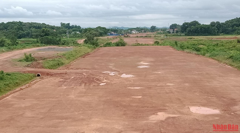 Xây dựng đoạn 2km đường vành đai 5 đang gặp khó khăn vì thiếu vốn.