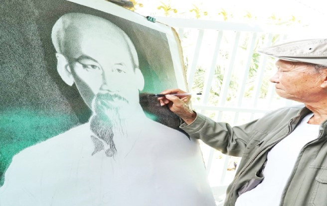 Sau nửa thế kỷ vẽ chân dung Bác Hồ, họa sĩ Võ Đồng Minh đã hoàn thành công trình lớn nhất của đời mình. (Ảnh ĐẠI DƯƠNG)