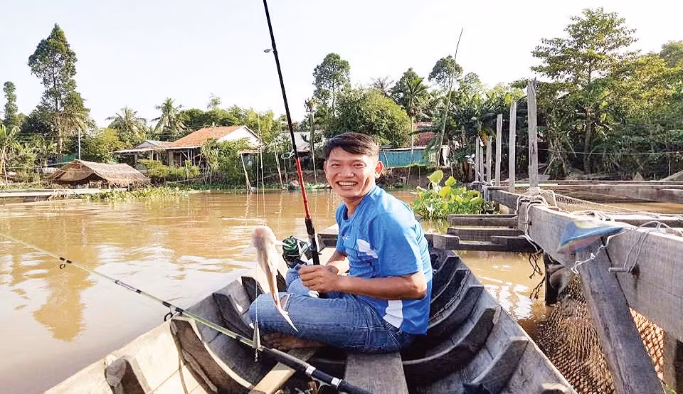 Niềm vui khi câu dính cá.