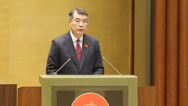 Thủ tướng Chính phủ Lê Minh Hưng trình bày Báo cáo về đánh giá bổ sung kết quả thực hiện kế hoạch phát triển kinh tế-xã hội và ngân sách nhà nước năm 2025; tình hình thực hiện kế hoạch phát triển kinh tế-xã hội và ngân sách nhà nước những tháng đầu năm 2026. (Ảnh: DUY LINH)