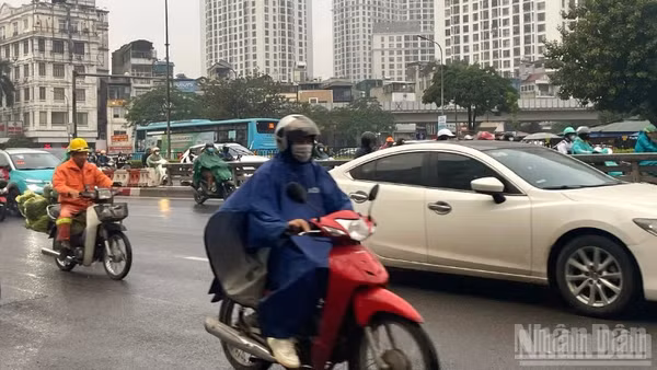 Dự báo khu vực Hà Nội có mưa vừa, mưa to và dông, cục bộ có nơi mưa rất to. (Ảnh minh họa: Đ.T)