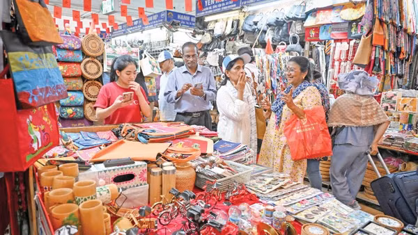 Chợ Đồng Xuân - Bắc Qua. Ảnh: THÀNH ĐẠT