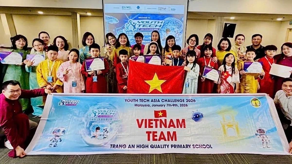 Đoàn học sinh Trường tiểu học Tràng An giành được thành tích xuất sắc tại Cuộc thi Công nghệ trẻ châu Á.