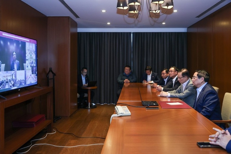 Thủ tướng Phạm Minh Chính bày tỏ chia sẻ với cấp ủy, chính quyền, nhân dân các địa phương đang bị ảnh hưởng nặng nề bởi thiên tai, gửi lời chia buồn sâu sắc nhất tới các gia đình có người bị chết, mất tích, bị thương. (Ảnh: VGP/Nhật Bắc)