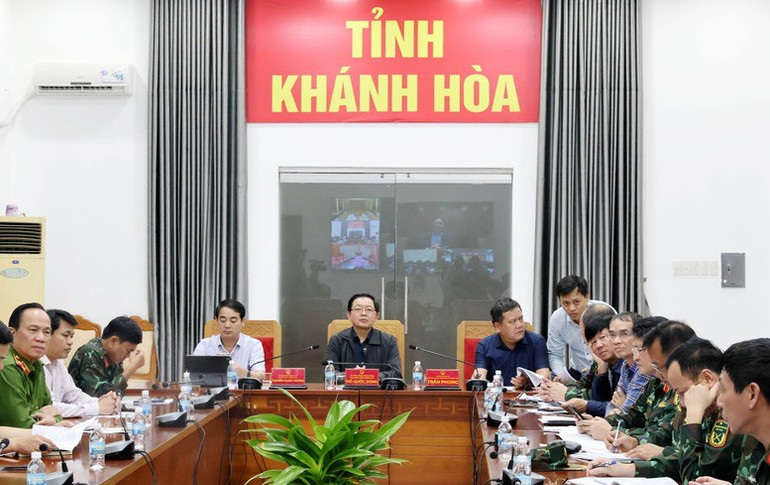 Đầu cầu tỉnh Khánh Hòa có sự tham dự của Phó Thủ tướng Hồ Quốc Dũng; Bí thư tỉnh ủy Khánh Hòa Nghiêm Xuân Thành; Chủ tịch Ủy ban nhân dân tỉnh Trần Phong; đại diện Bộ Nông nghiệp và Môi trường, Bộ Công an, Bộ Quốc phòng...(Ảnh VGP/Mai Anh)