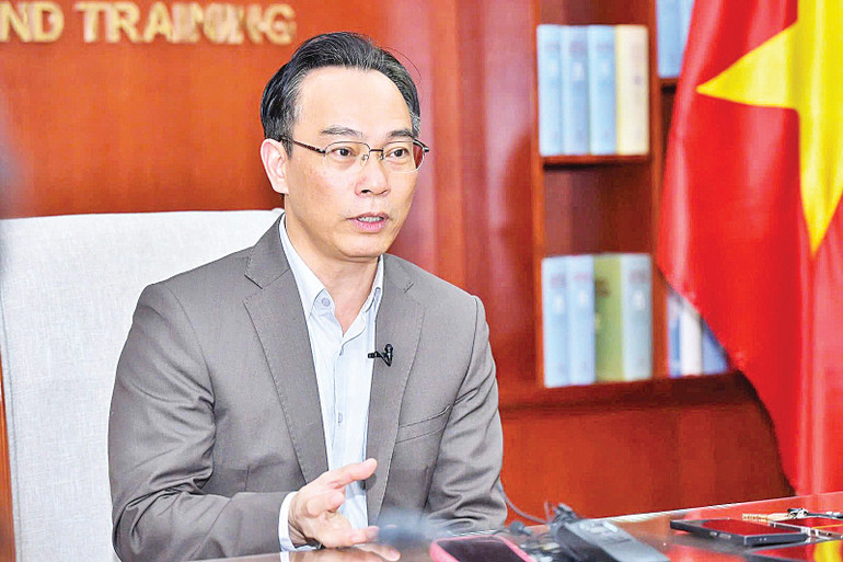 Thứ trưởng Giáo dục và Đào tạo Hoàng Minh Sơn. cho-doi-dot-pha-lon-trong-giao-duc-1.jpg