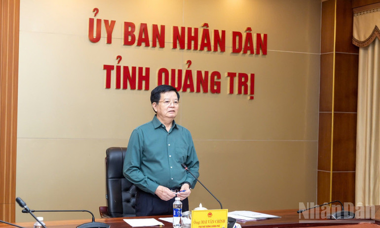 ndo_br_pho-thu-tuong-mai-van-chinh-tham-vung-lu-quang-tri-4-1647-4539.jpg