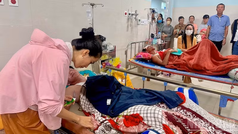 Các nạn nhân hiện đang được theo dõi sức khỏe sau ba ngày sống sót trên biển.