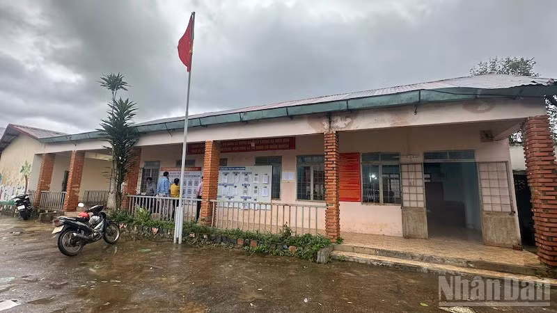 Trung tâm phục vụ hành chính công xã Xốp được "mượn tạm" từ Trường mầm non xã Đắc Choong (cũ).