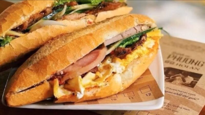 Bánh mì của Việt Nam vào danh sách 25 món bánh kẹp ngon nhất thế giới. (Ảnh: nhandan.vn)