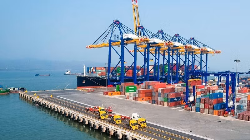 Một góc Cảng container quốc tế Hateco Hải Phòng. (Ảnh: ĐÀM THANH)