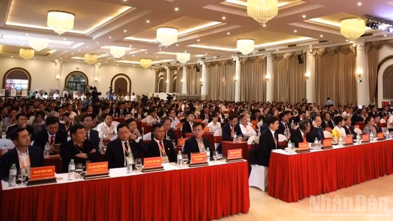 Đại biểu, nhà đầu tư trong nước, quốc tế dự hội nghị thu hút đầu tư quốc tế tại tỉnh Điện Biên. (Ảnh: LÊ LAN)