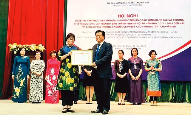 Phụ huynh mong Hà Nội sớm thông tin tuyển sinh hệ song bằng vào lớp 10 ảnh 6