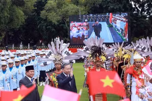 Tổng thống Indonesia Prabowo Subianto chủ trì Lễ đón Tổng Bí thư Tô Lâm tại Phủ Tổng thống ở Thủ đô Jakarta. (Ảnh: Thống Nhất/TTXVN)