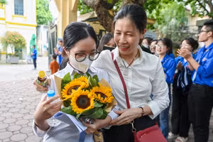 [Ảnh] Nhìn lại những khoảnh khắc đẹp của kỳ thi tốt nghiệp Trung học phổ thông 2023 
