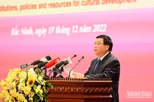 Đồng chí Nguyễn Xuân Thắng phát biểu đề dẫn Hội thảo. (Ảnh: DUY LINH)