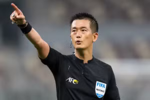 Trọng tài Ko Hyung-jin. (Ảnh: Getty)
