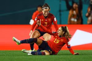 Đội trưởng Olga Carmona ăn mừng bàn thắng phút 89 để ấn định chiến thắng 2-1 cho tuyển nữ Tây Ban Nha. (Ảnh: Reuters)