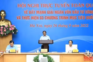Thủ tướng Phạm Minh Chính và các Phó Thủ tướng tham dự hội nghị.