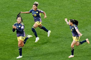 Niềm vui của các cầu thủ nữ Colombia trong trân thắng đội tuyển nữ Đức với tỷ số 2-1. (Ảnh: Getty)