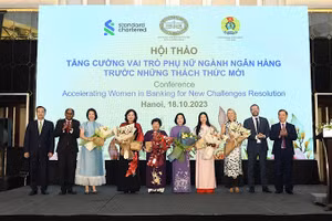 Các đại biểu tham dự hội thảo.