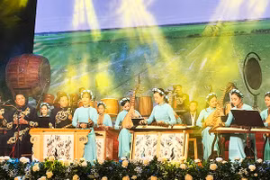 Phát huy tinh thần “Đề cương về Văn hóa Việt Nam” trong bối cảnh mới, cần tiếp tục khai thác mạnh mẽ các giá trị dân tộc để sáng tạo nghệ thuật. (Ảnh: HOÀNG HOA) 