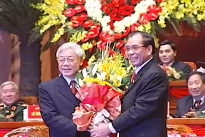 [Video] Tượng đài của lòng dân