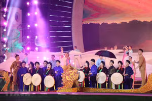 Biểu diễn dân ca quan họ Bắc Ninh. Ảnh: TTXVN